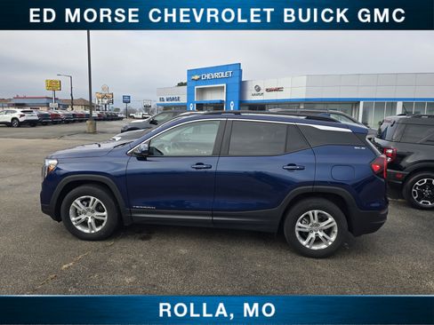 Used 2023 GMC Terrain SLE w/ Driver Convenience Package image 6