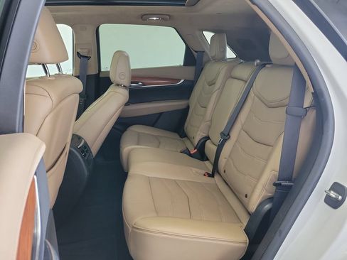 Used 2017 Cadillac XT5 Platinum w/ Driver Assist Package AWD/4WD image 15