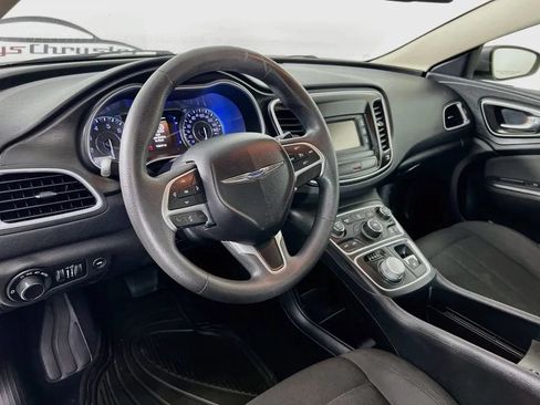 Used 2016 Chrysler 200 Limited FWD image 10