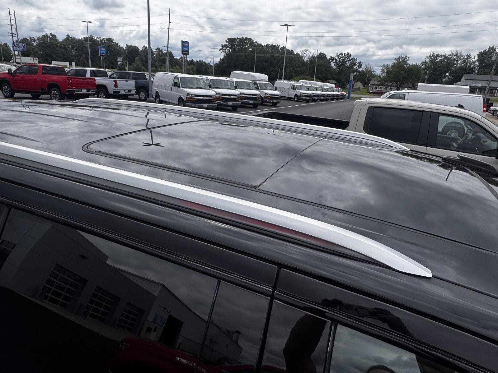 Used 2026 Chevrolet Tahoe Premier AWD/4WD image 17