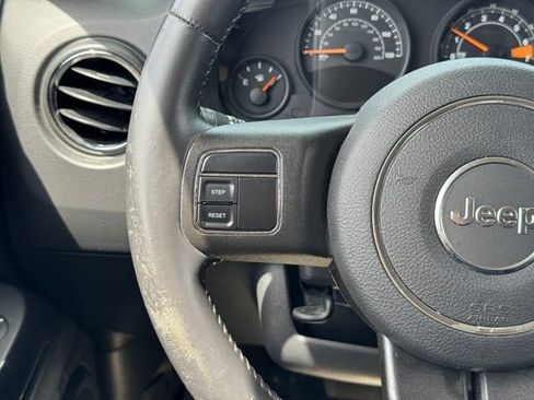 Used 2015 Jeep Patriot High Altitude AWD/4WD image 24