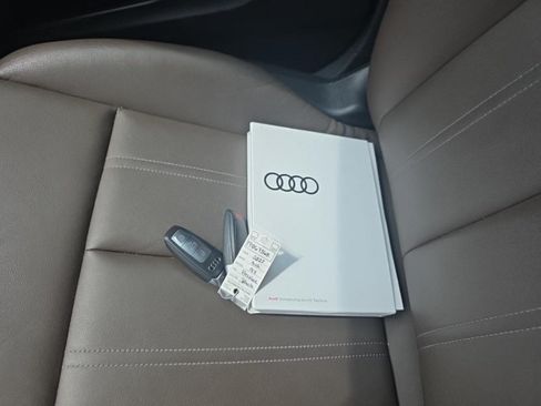 Used 2023 Audi Q4 e-tron Prestige AWD/4WD image 18