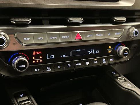 Used 2023 Kia Telluride SX Prestige image 16