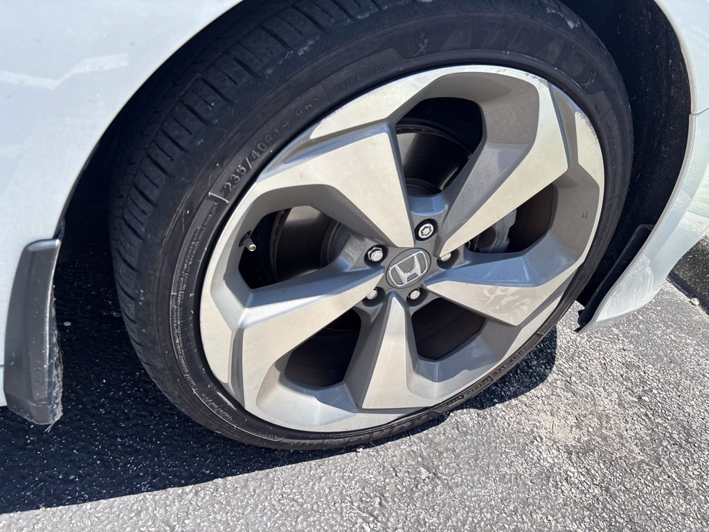 Used 2018 Honda Accord Touring image 5