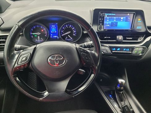 Used 2018 Toyota C-HR XLE FWD image 22