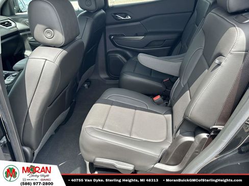 Certified 2023 GMC Acadia SLT w/ Elevation Edition AWD/4WD image 13