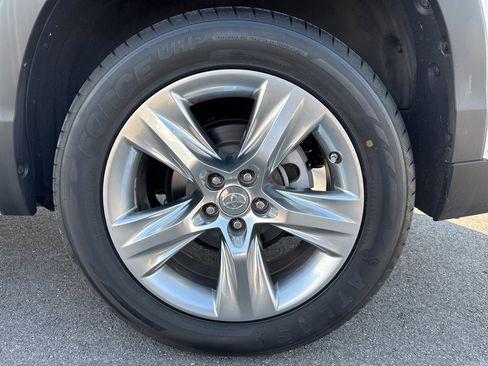 Used 2015 Toyota Highlander Limited image 16