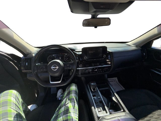 Used 2022 Nissan Pathfinder SV FWD image 12