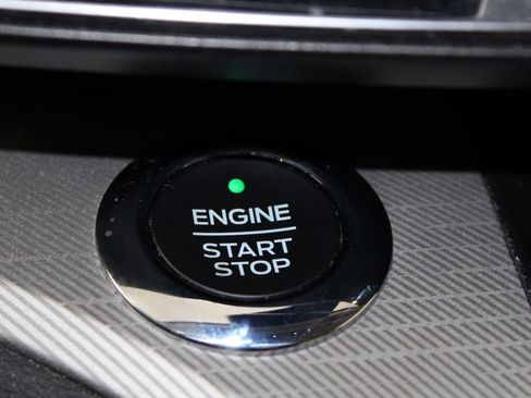 Used 2020 Ford Explorer XLT w/ Equipment Group 202A image 28