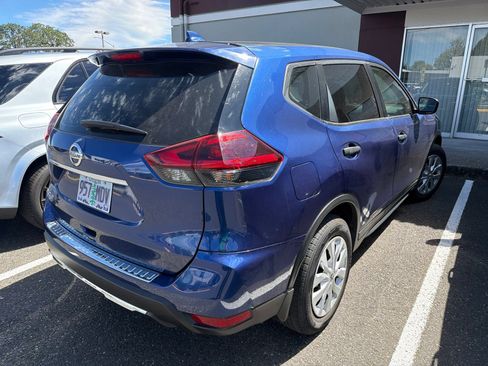 Used 2020 Nissan Rogue S FWD image 4