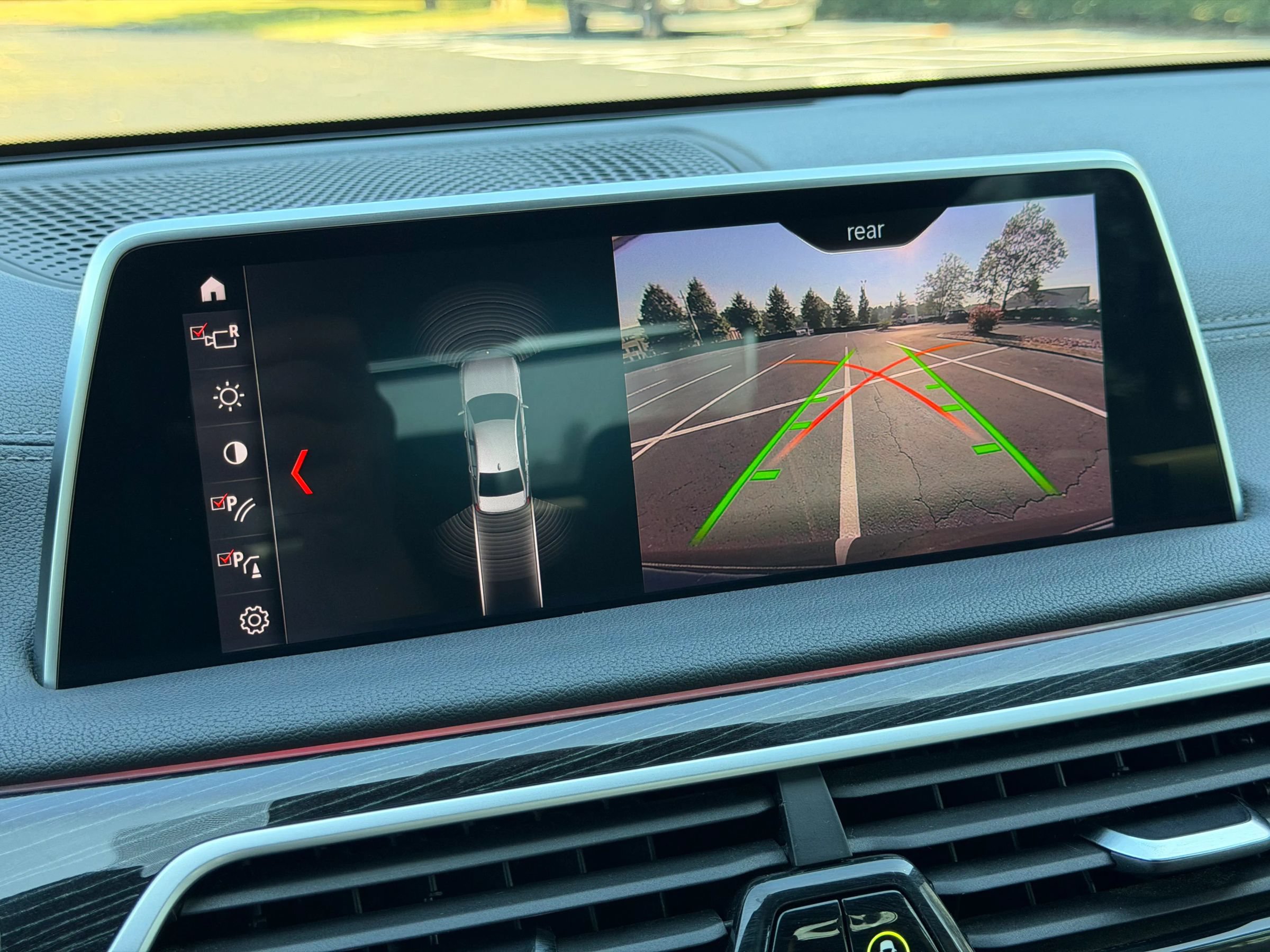 Used 2019 BMW 740i xDrive w/ M Sport Package AWD/4WD image 26