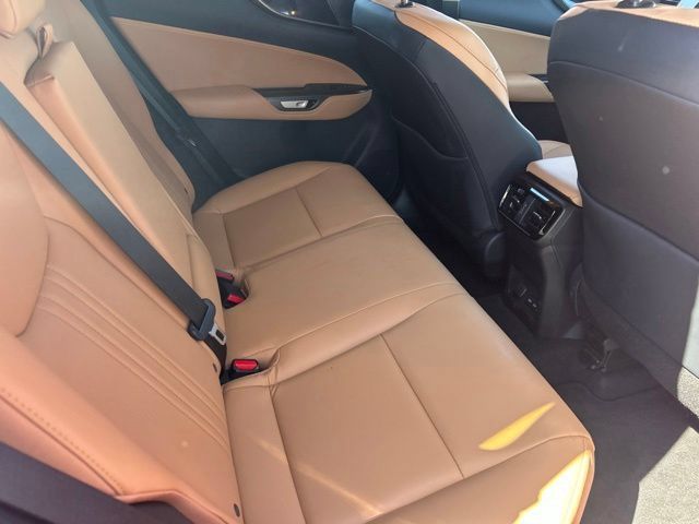 Used 2025 Lexus NX 250 FWD w/ Towing Package (2000 Lbs) image 36