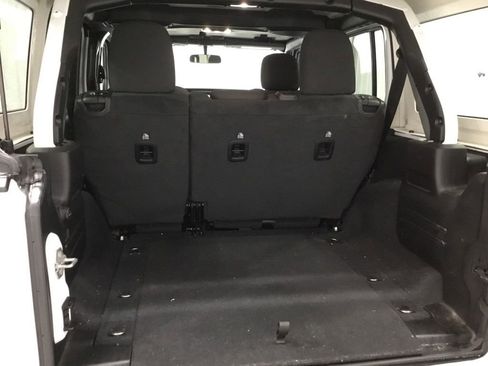 Used 2023 Jeep Wrangler Willys image 15