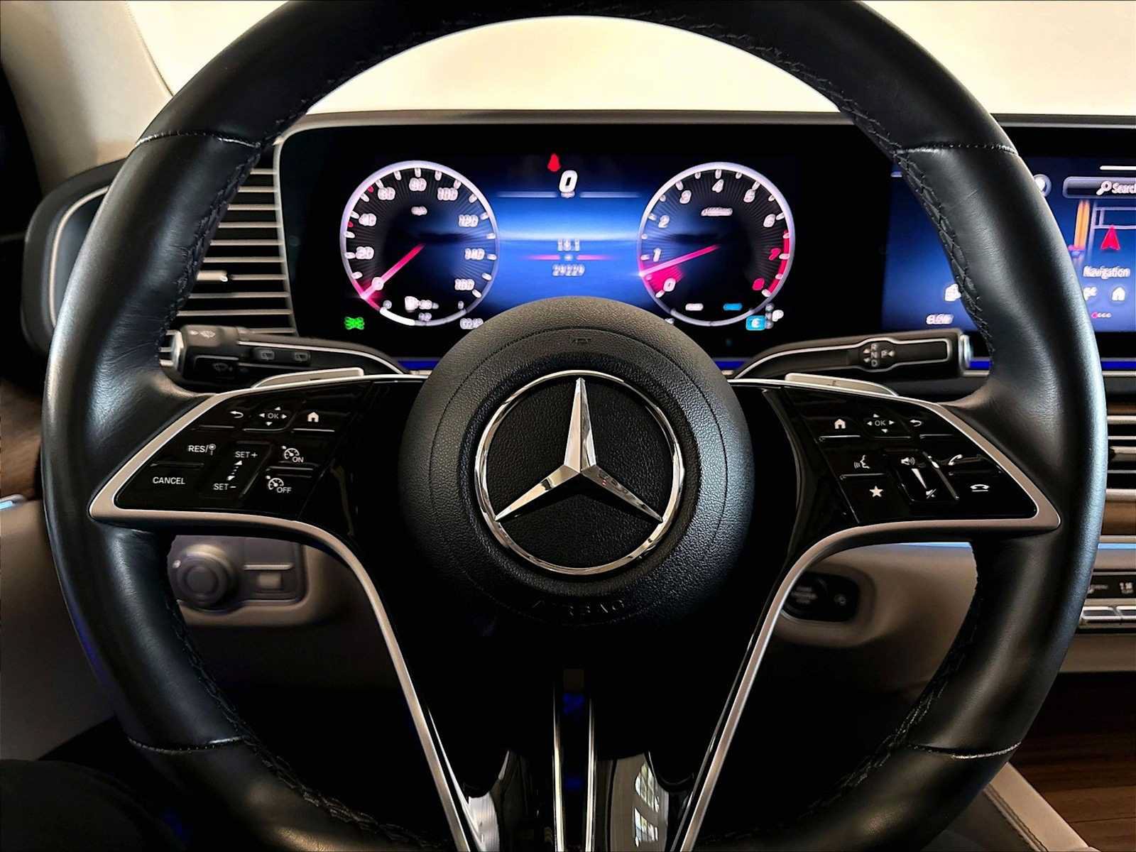 Used 2024 Mercedes-Benz GLE 350 4MATIC image 18