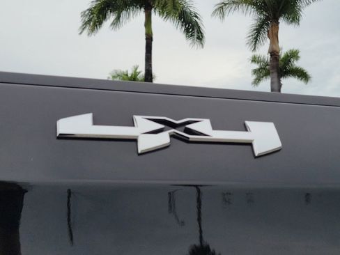 Used 2021 GMC Sierra 1500 SLE image 7