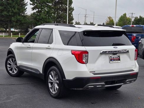 Used 2023 Ford Explorer XLT w/ Equipment Group 202A AWD/4WD image 16