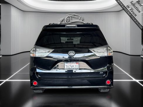 Used 2016 Toyota Sienna SE w/ SE Preferred Package FWD image 6