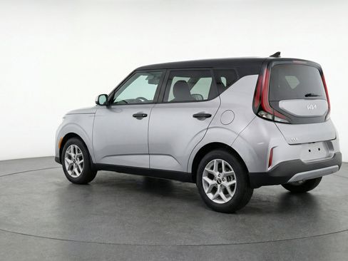 Used 2025 Kia Soul LX w/ LX Technology Package image 6
