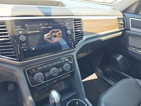 Used 2023 Volkswagen Atlas SE w/ Panoramic Sunroof Package FWD image 23