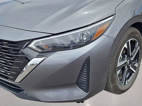 Used 2025 Nissan Sentra SV FWD image 9