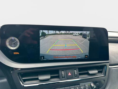 Used 2024 Lexus ES 350 w/ Technology Package image 24