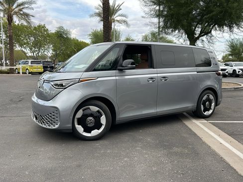 New 2025 Volkswagen ID. Buzz Pro S Plus image 22