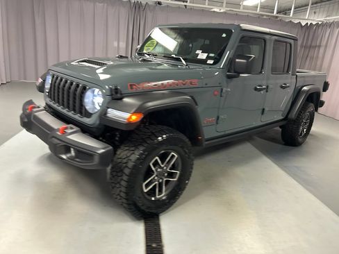 Used 2026 Jeep Gladiator Mojave AWD/4WD image 3