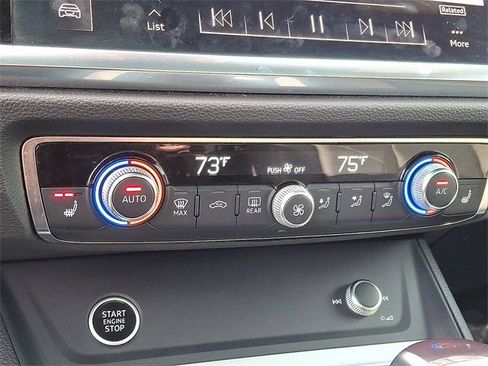 Used 2024 Audi Q3 2.0T Premium image 16