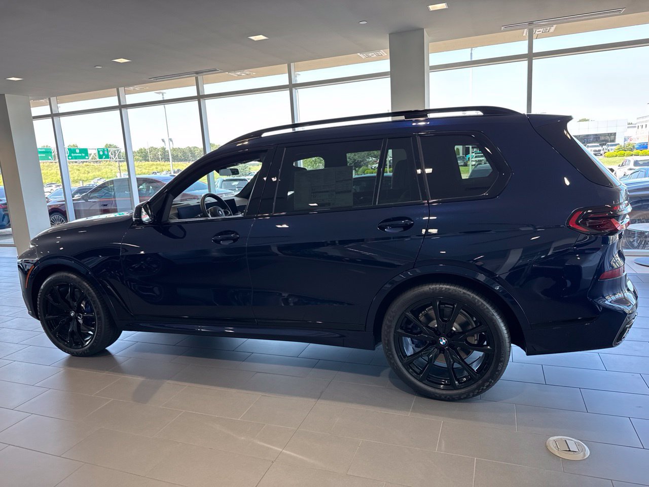 New 2027 BMW X7 xDrive40i w/ Executive Package AWD/4WD image 5