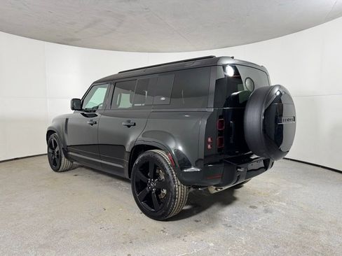 Used 2023 Land Rover Defender 110 X-Dynamic SE image 7