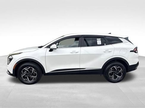 Used 2024 Kia Sportage LX AWD/4WD image 2