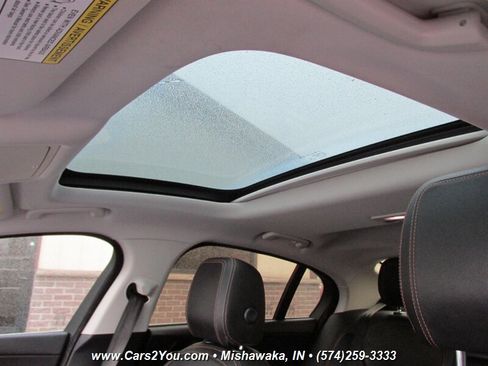 Used 2017 Jaguar XE Prestige image 7