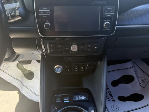 Used 2019 Nissan Leaf SV w/ SV All Weather Package FWD image 14