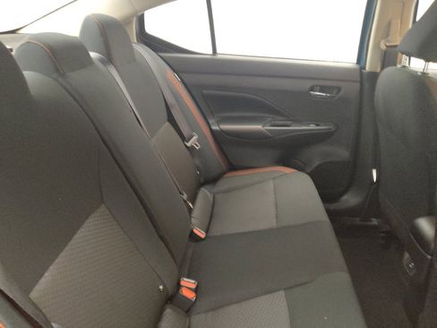 Used 2025 Nissan Versa SR FWD image 19