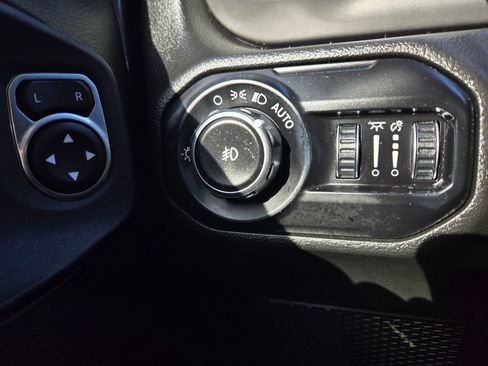 Used 2021 Jeep Wrangler Unlimited Sport image 27