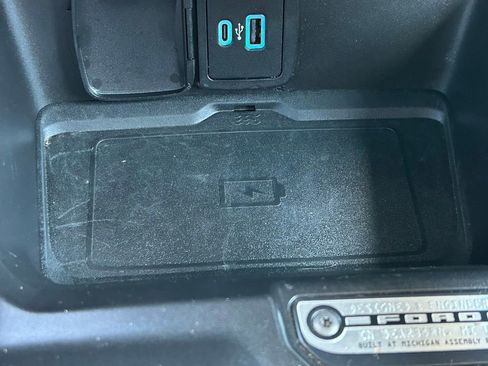 Used 2021 Ford Bronco Badlands image 32