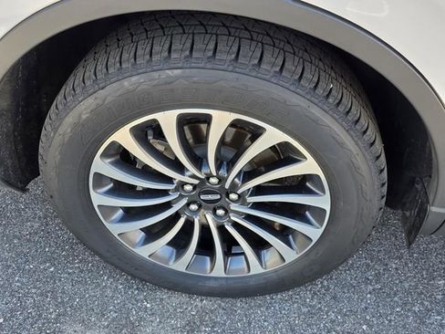 Used 2022 Lincoln Aviator Reserve w/ Elements Package Plus image 15