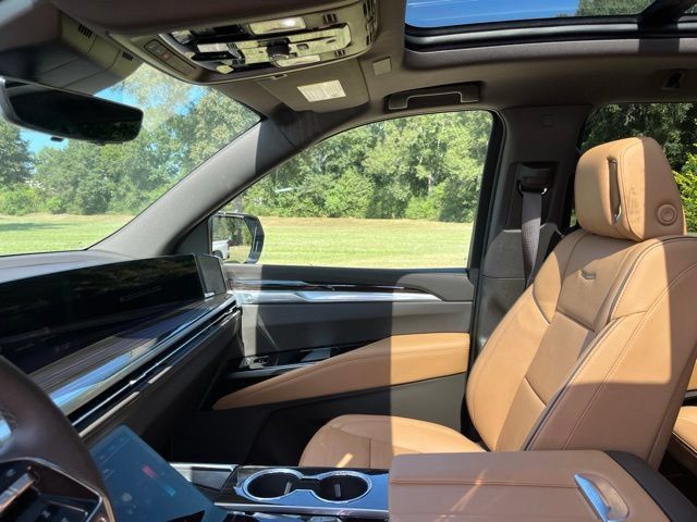 Used 2026 Cadillac Escalade ESV Luxury w/ Touring Package RWD image 17