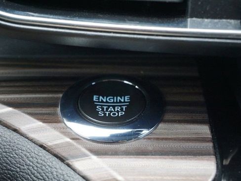 Used 2024 Ford Explorer Limited image 18