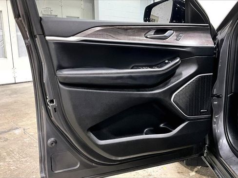 Used 2021 Jeep Grand Cherokee L Limited image 22