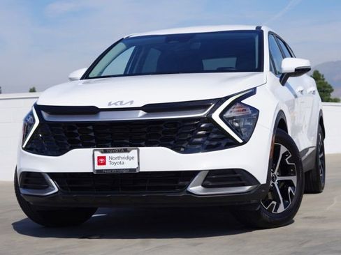 Used 2023 Kia Sportage EX image 3