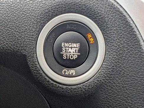 Used 2019 Chrysler 300 Limited image 28