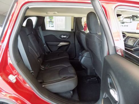 Certified 2017 Jeep Cherokee Latitude image 26