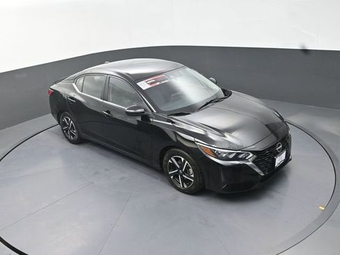 Used 2024 Nissan Sentra SV FWD image 11