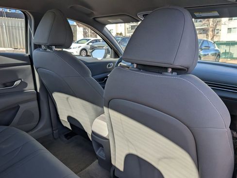 Used 2024 Hyundai Elantra SEL image 18