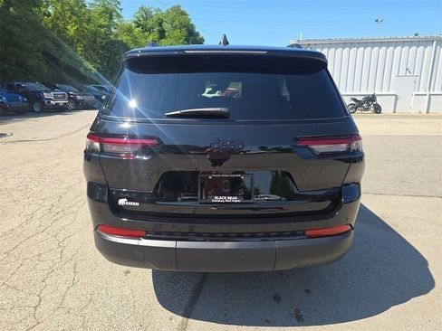 New 2025 Jeep Grand Cherokee L Altitude image 5