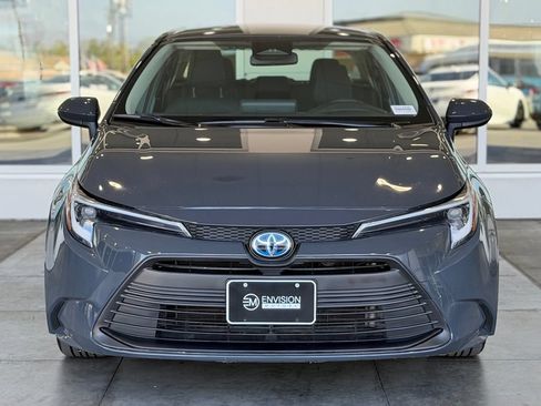 Certified 2025 Toyota Corolla LE FWD image 5