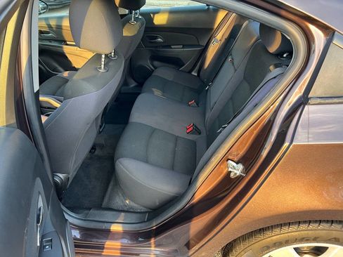 Used 2015 Chevrolet Cruze LT FWD image 14