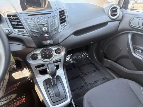 Used 2018 Ford Fiesta SE FWD image 22
