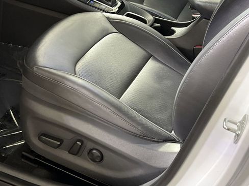 Used 2022 Hyundai Ioniq Limited image 12